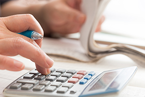 インプラントは実は保険がきく場合があるってホント？治療費を抑えられる制度についても解説！